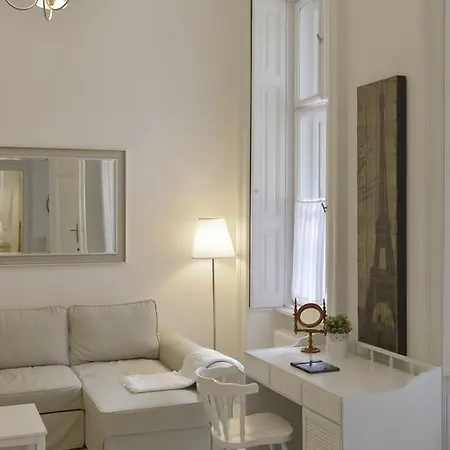 Paris Apartment Budapest