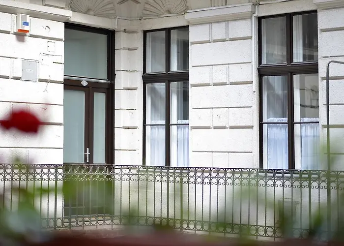 Paris * Budapest